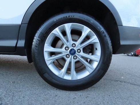 Used 2018 Ford Escape SE image 9