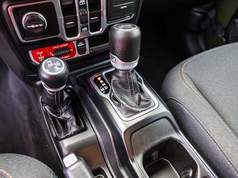 Used 2024 Jeep Wrangler Willys image 14