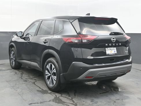Used 2022 Nissan Rogue SV image 6
