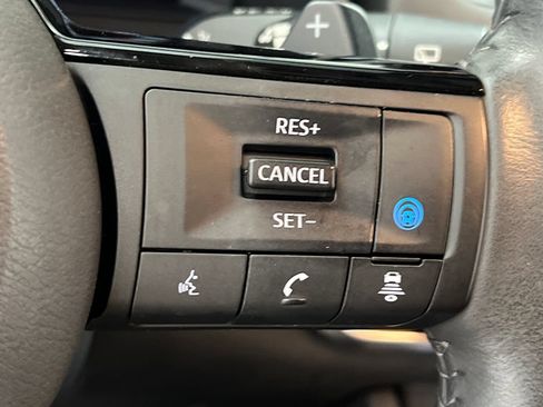 Used 2024 Nissan Rogue SL AWD/4WD image 47