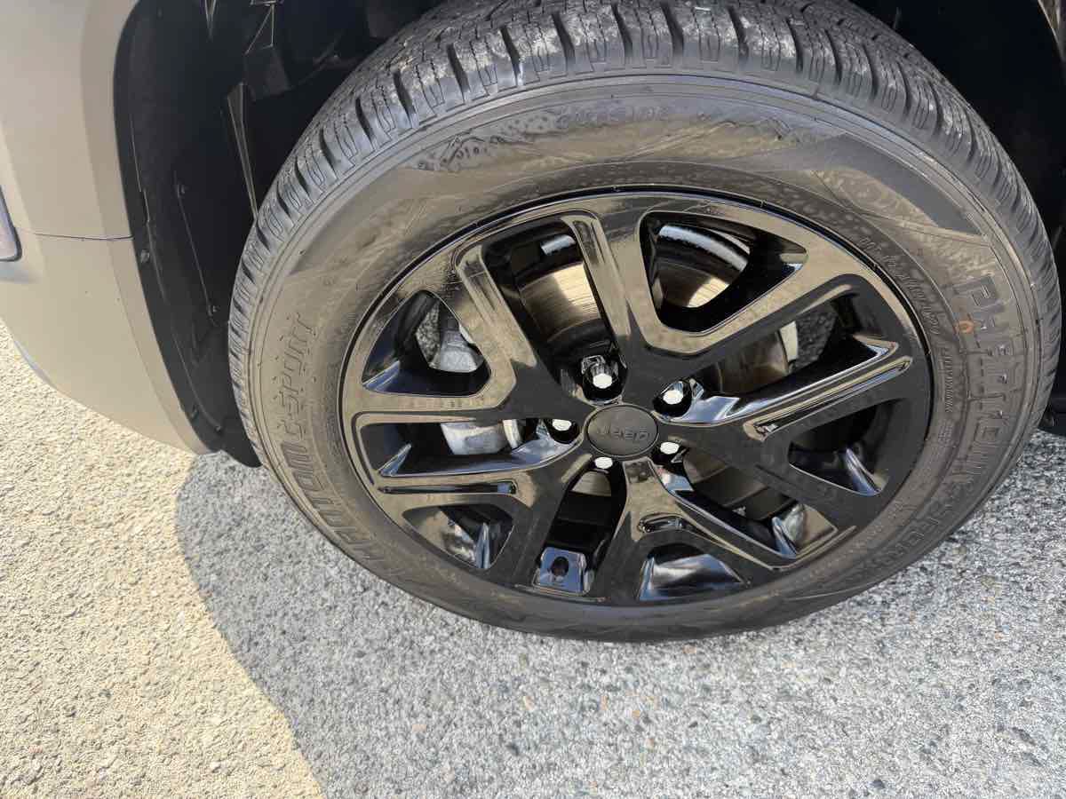 Used 2017 Jeep Renegade Altitude FWD image 7