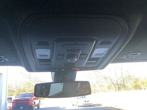 Used 2022 Chevrolet Tahoe Z71 w/ Luxury Package image 16