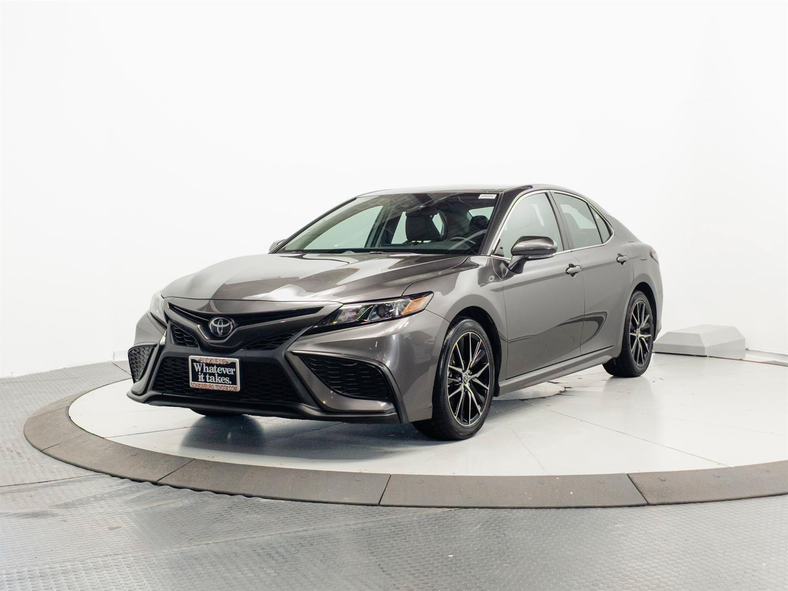 Certified 2023 Toyota Camry SE FWD image 3