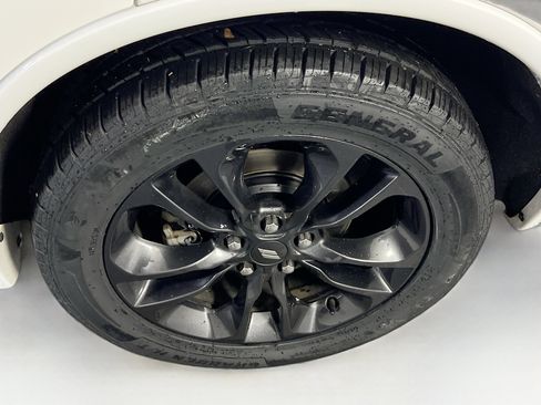 Used 2022 Dodge Durango R/T w/ Blacktop Package image 33