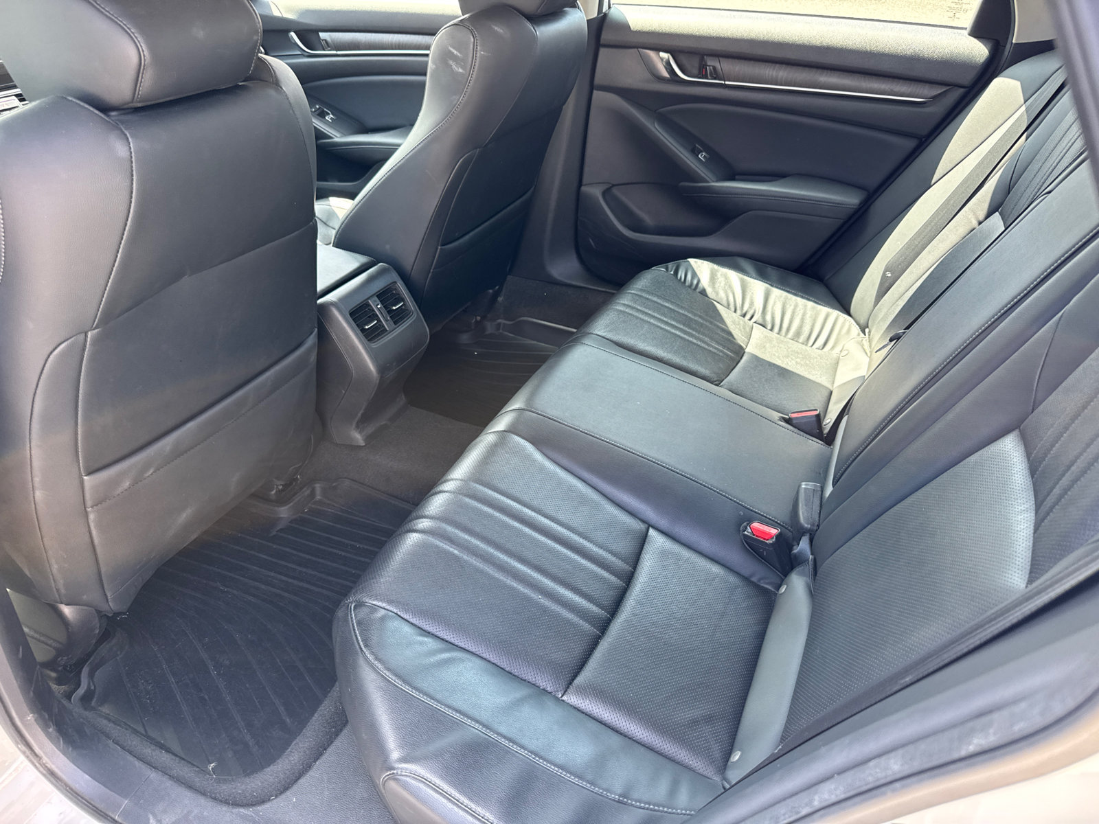 Used 2018 Honda Accord EX-L image 11