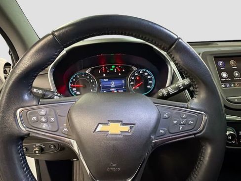 Used 2020 Chevrolet Equinox LT image 11