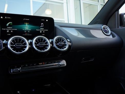 Certified 2022 Mercedes-Benz GLA 250 4MATIC image 21