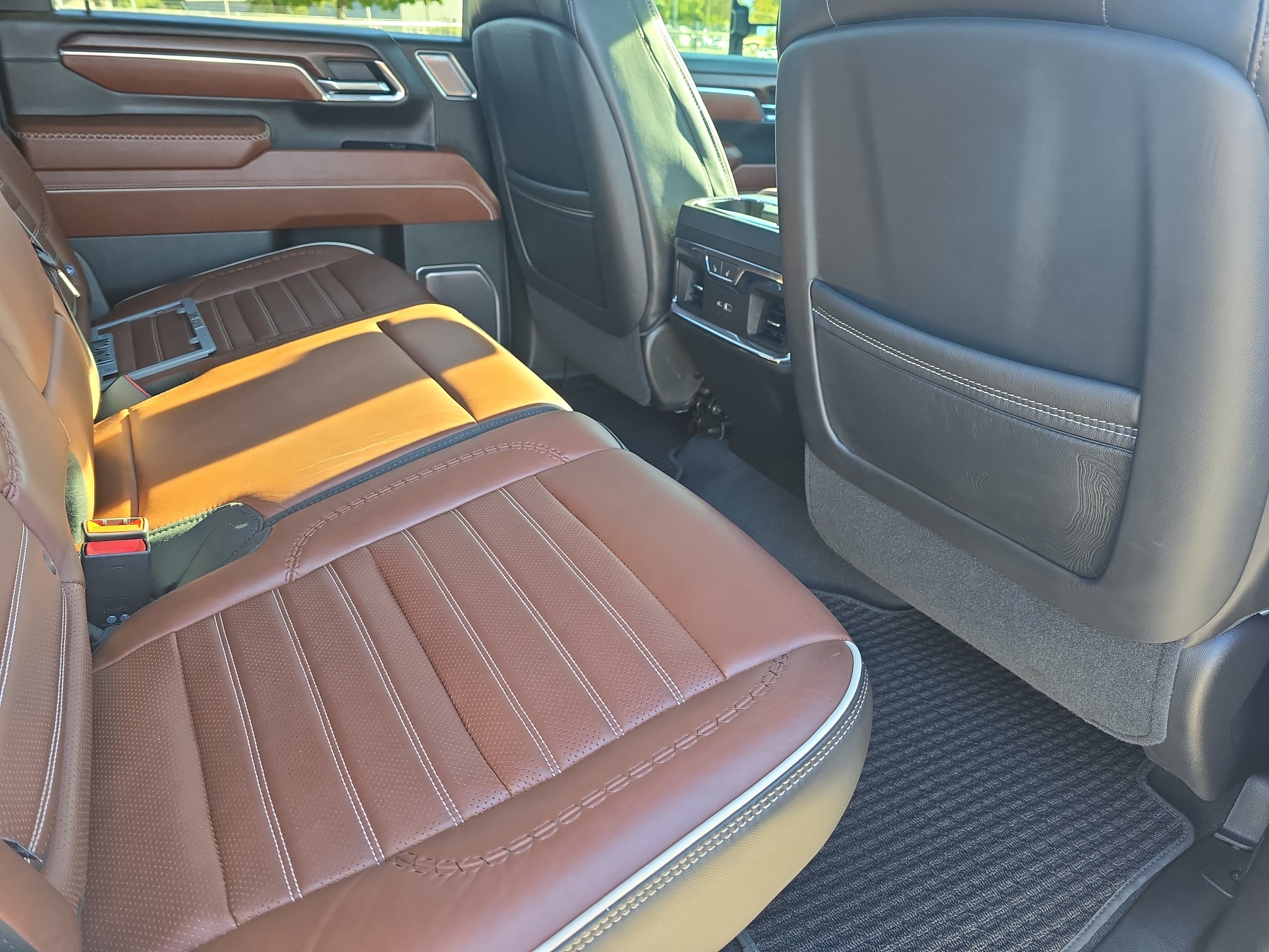 Used 2024 GMC Sierra 2500 Denali Ultimate AWD/4WD image 11