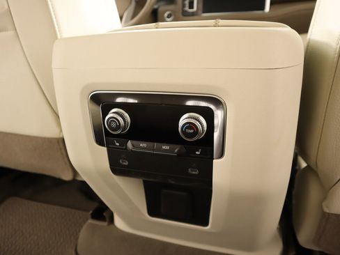 Used 2022 GMC Yukon XL Denali AWD/4WD image 16