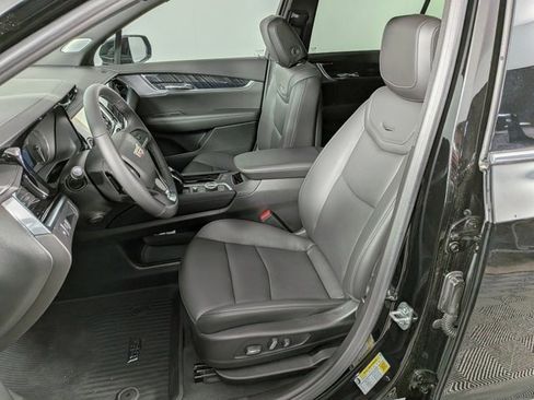 New 2025 Cadillac XT6 Premium Luxury image 18