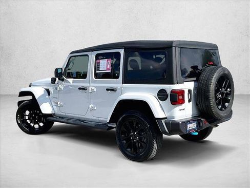 Used 2022 Jeep Wrangler Unlimited Sahara w/ Safety Group image 12