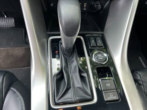 Used 2022 Mitsubishi Eclipse Cross AWD image 39