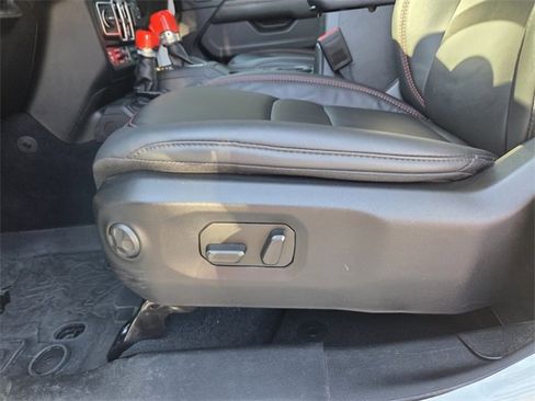 Used 2025 Jeep Gladiator Rubicon image 30
