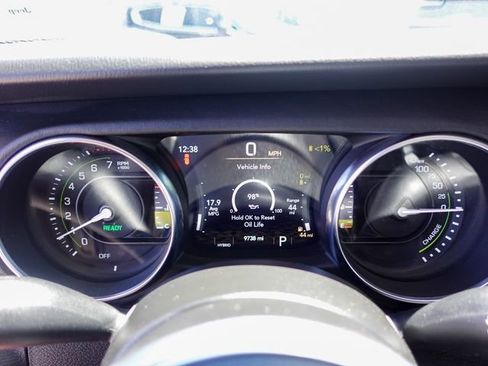 Used 2023 Jeep Wrangler Unlimited Sahara w/ Dual Top Group AWD/4WD image 16