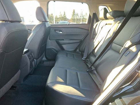 Certified 2023 Nissan Rogue SV w/ SV Premium Package image 10