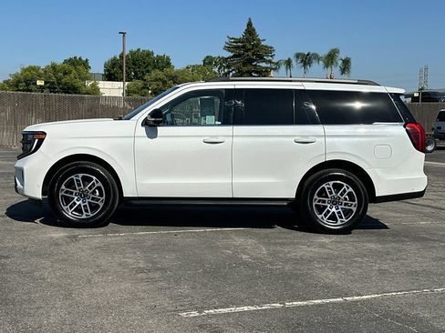 Certified 2025 Ford Expedition Active RWD image 6