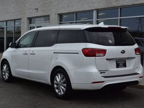 Used 2017 Kia Sedona EX FWD image 10