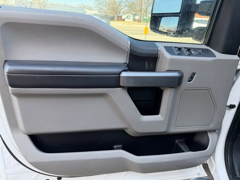 Used 2021 Ford F350 XLT image 32