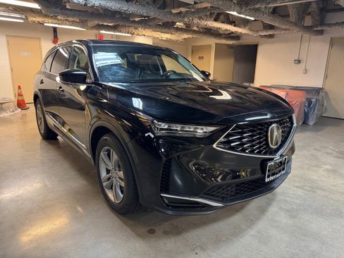 New 2026 Acura MDX SH-AWD image 2