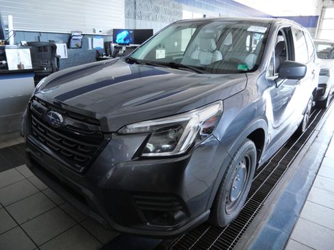 Used 2023 Subaru Forester AWD/4WD image 2