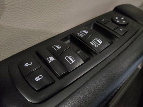 Used 2017 Chrysler Pacifica Touring Plus image 27