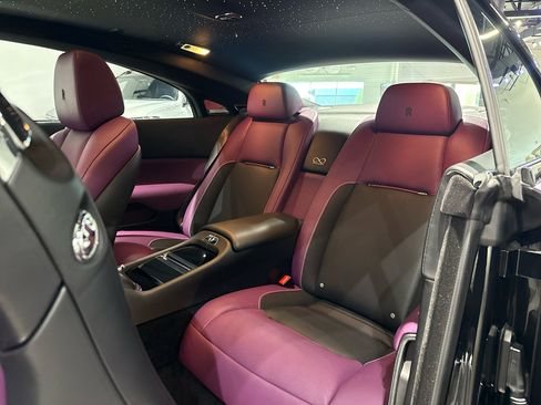 Used 2018 Rolls-Royce Wraith image 20