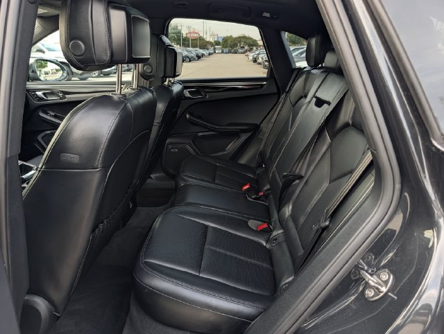 Used 2025 Porsche Macan Turbo AWD/4WD image 30