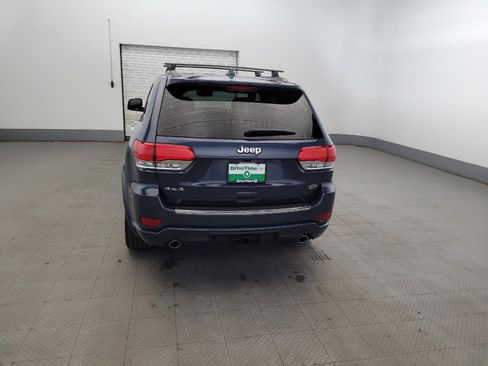 Used 2019 Jeep Grand Cherokee Overland AWD/4WD image 6