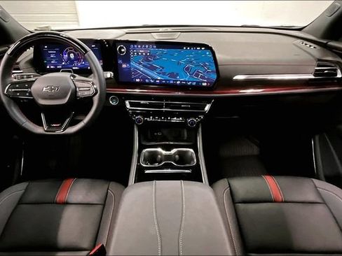 Used 2025 Chevrolet Traverse RS w/ LPO, Floor Liner Package AWD/4WD image 18