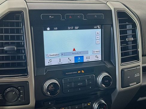 Used 2018 Ford F150 Lariat w/ Equipment Group 502A Luxury image 19