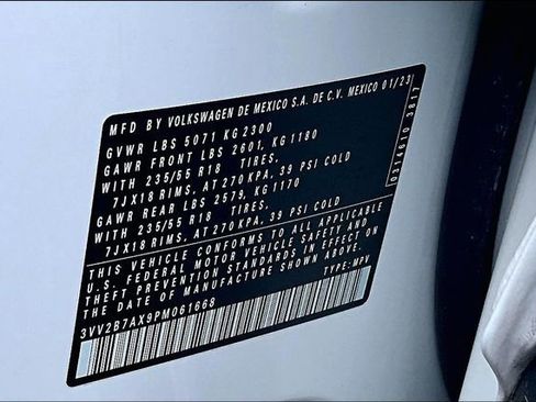 Used 2023 Volkswagen Tiguan SE image 19