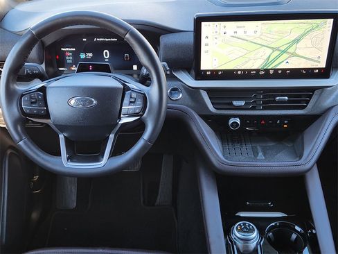 Used 2025 Ford Explorer Platinum w/ LUX Leather Package image 29