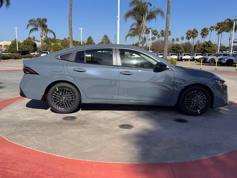 New 2026 Nissan Sentra SV FWD image 9