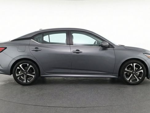 Used 2025 Nissan Sentra SV FWD image 11