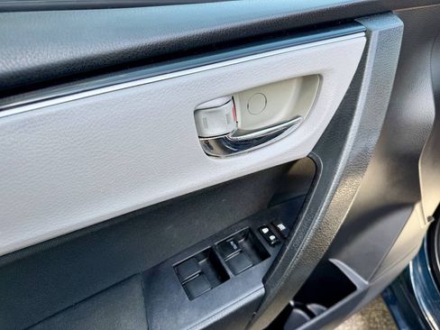 Used 2018 Toyota Corolla LE FWD image 28