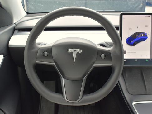Used 2021 Tesla Model Y Long Range AWD/4WD image 14