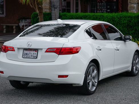 Used 2013 Acura ILX w/ Premium Package FWD image 9