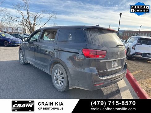 Used 2019 Kia Sedona LX image 8