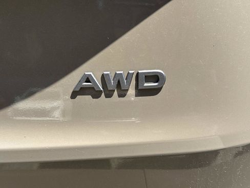 Used 2025 Nissan Rogue SV AWD/4WD image 8