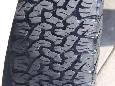 Used 2013 Nissan Titan SL w/ Moonroof Pkg image 14