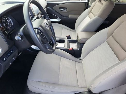 Used 2022 Nissan Frontier SV w/ Technology Package image 15