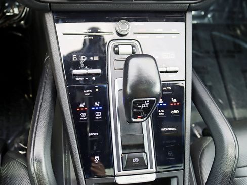 Used 2019 Porsche Cayenne AWD/4WD image 27