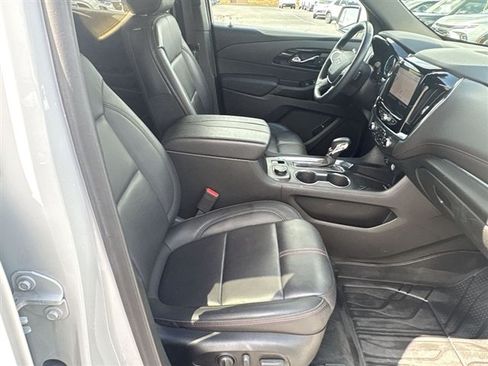 Certified 2023 Chevrolet Traverse RS w/ LPO, Floor Liner Package FWD image 27