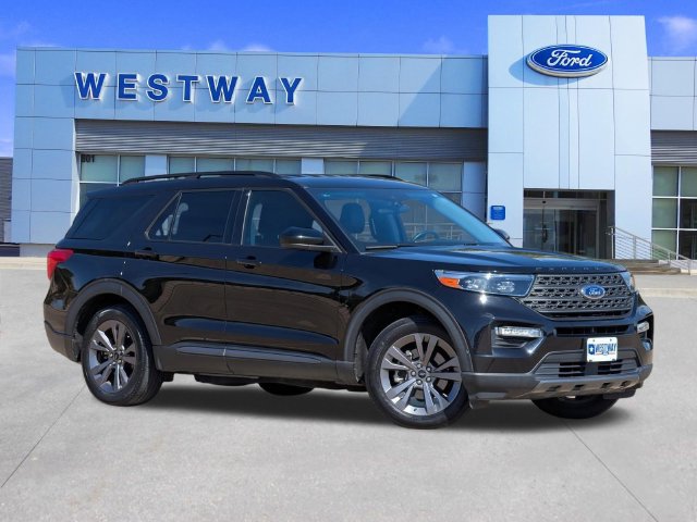 Used 2023 Ford Explorer XLT w/ Equipment Group 202A RWD image 1