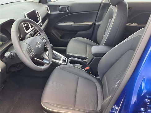 New 2025 Hyundai Venue Limited image 10