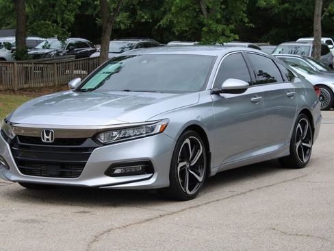 Used 2019 Honda Accord Sport image 3