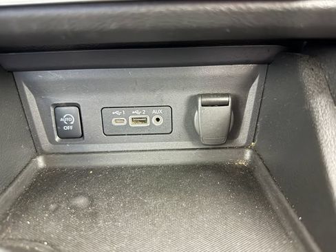 Used 2024 Nissan Sentra SV FWD image 11