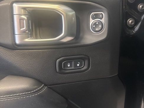 Used 2020 Jeep Wrangler Unlimited Sahara w/ Uconnect 4C Nav & Sound Group image 9