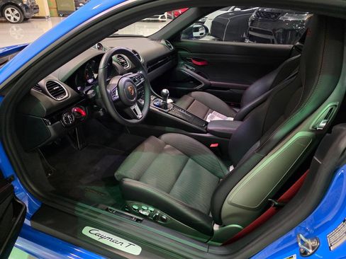 Used 2023 Porsche 718 Cayman w/ Premium Package RWD image 78