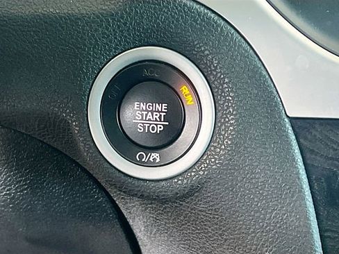 Used 2023 Chrysler 300 Touring L w/ Comfort Group image 19